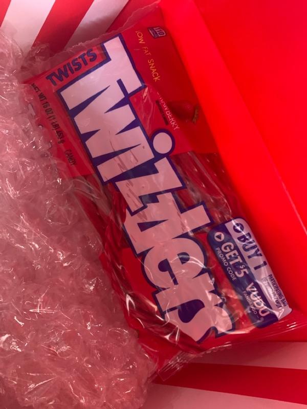 TWIZZLERS Twists HERSHEY'S Chocolate Flavored Chewy Candy, Bulk, Delicious  Sweet Low Fat Snack with Blend of TWIZZLERS Twists 12 Ounce (Pack of 2)