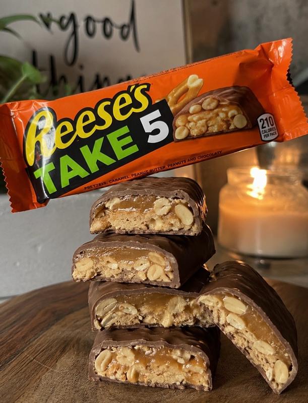 REESE'S TAKE5 Chocolate Peanut Butter Candy Bar, 1.5 oz