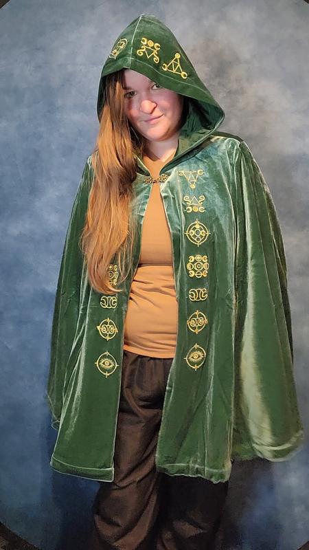 Her Universe cheapest Disney Beauty & The Beast Winter Hooded Cape