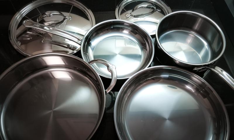 This is our 5 piece set along with the 8in frying pan. That mirror finish never goes away!