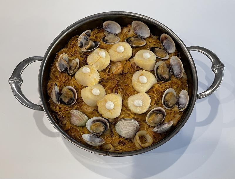 Seafood paella with our Nanobond Sautuese!