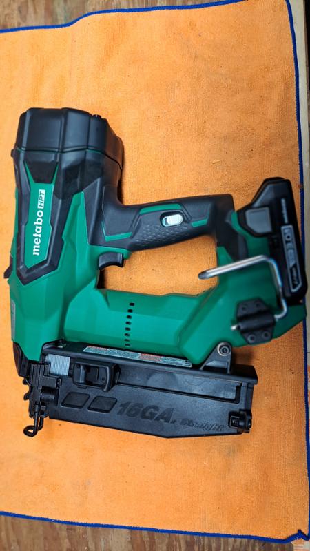 Metabo HPT 2.5-in 16-Gauge Pneumatic Finish Nailer in the Finish