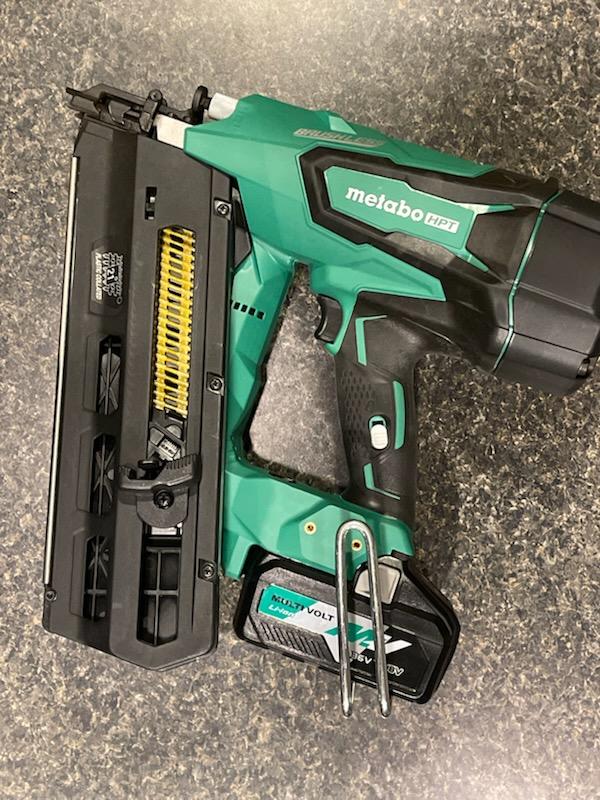 Clip loaded with 8ah battery... heavier, yes!!!