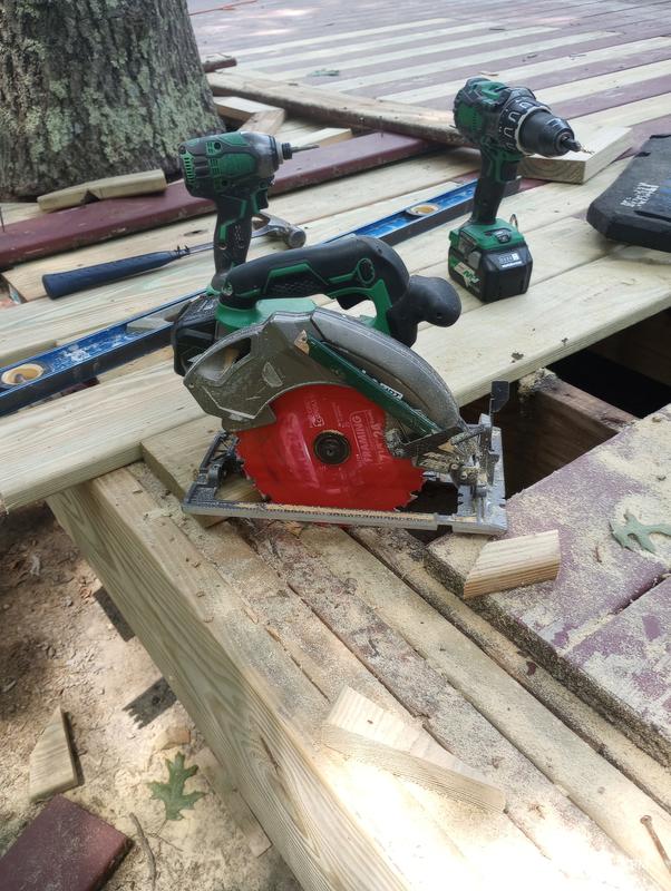 Metabo HPT MultiVolt 36-volt 7-1/4-in Brushless Hybrid Cordless and Corded  Circular Saw in the Circular Saws department at