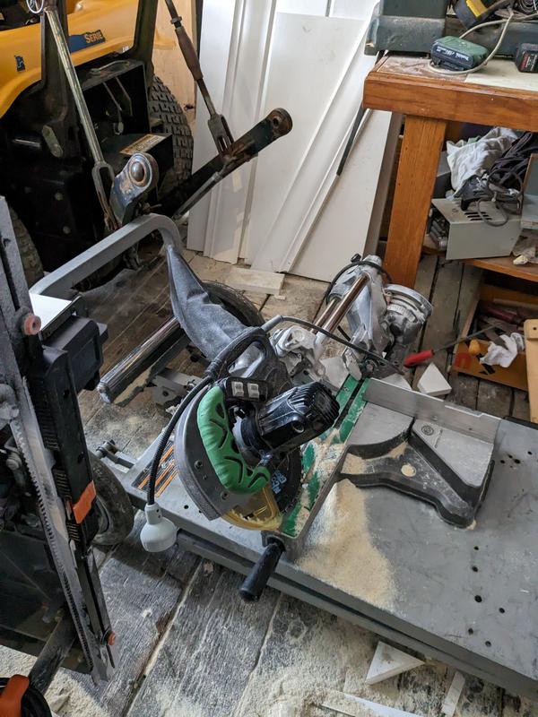 Miter deals saw 8.5