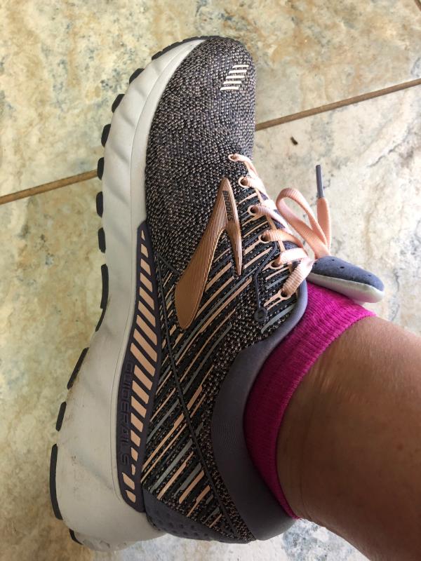 brooks adrenaline gts 19 grey peach