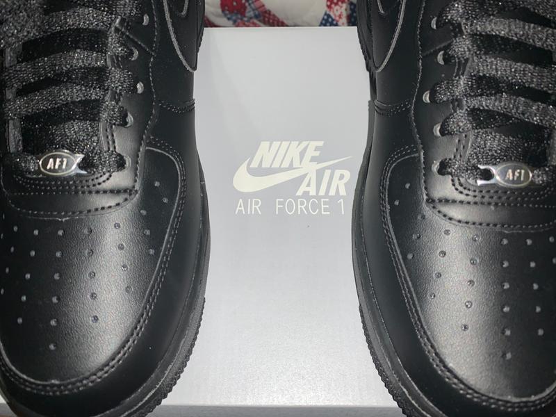 air force 1 high black on feet