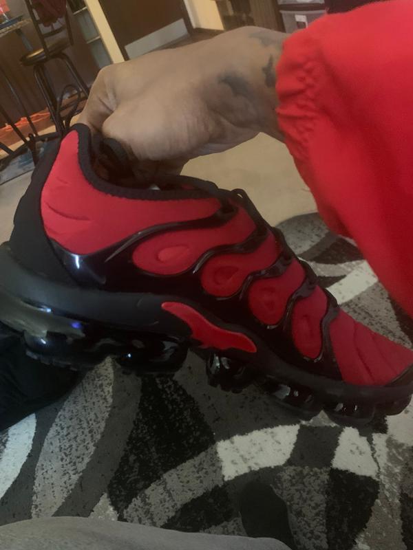 black and red vapormax