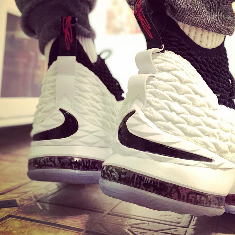 graffiti lebron 15