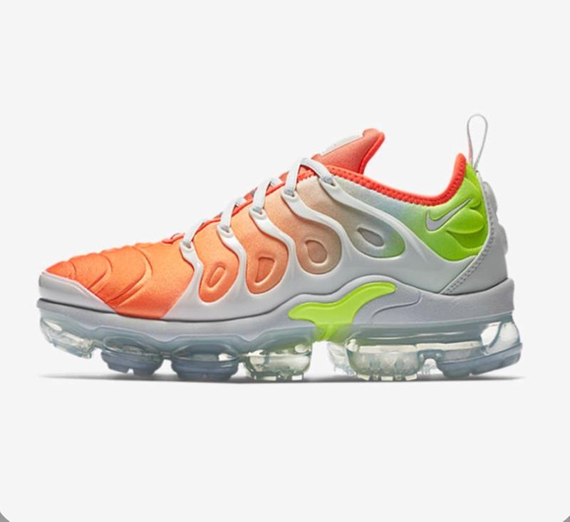 hibbett vapormax plus