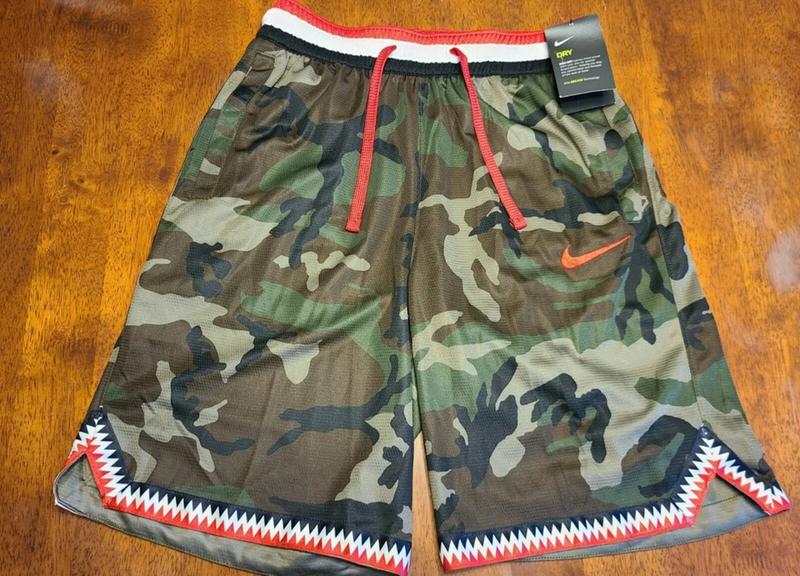 mens nike dna camo shorts