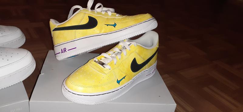 NIKE AIR FORCE 1 LV8 kids/toddler peace,love,basketball shoes YELLOW size  8c