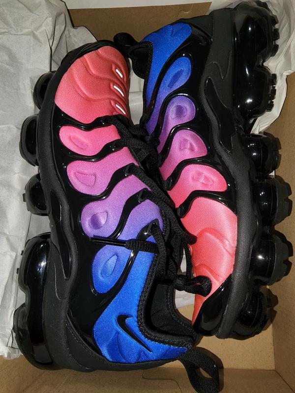 Nike air vapormax plus multicolor/black-hyper violet women's shoe hotsell