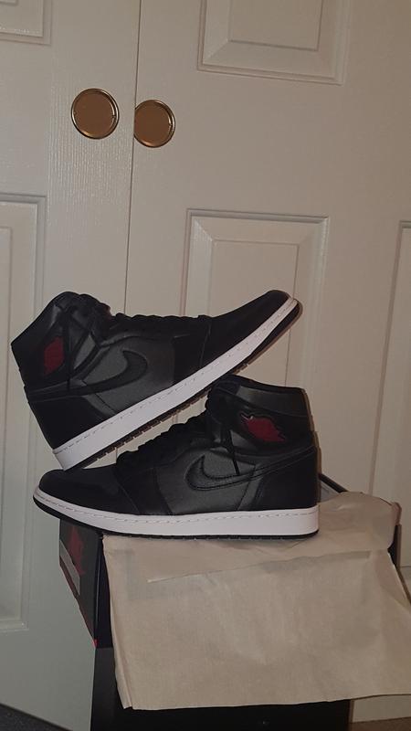 jordan 1 black satin black laces