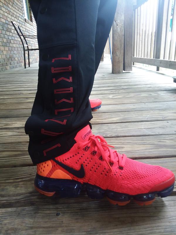 vapormax 2 red orbit