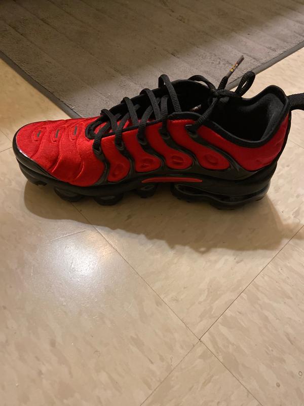 black and red vapormax