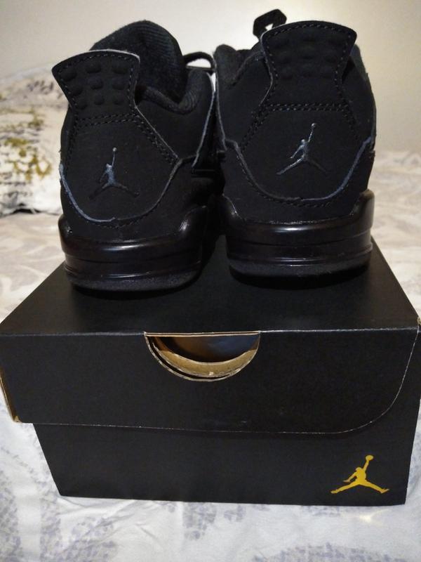 Sneakers Release – Air Jordan 4 Retro “Black Cat” Black/ Black-Light Graphite Colorway