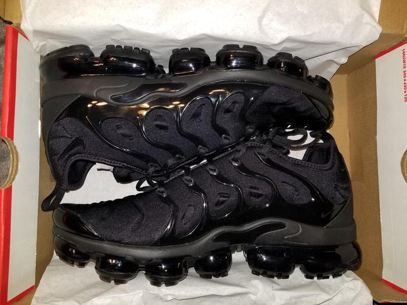 vapormax plus black size 8