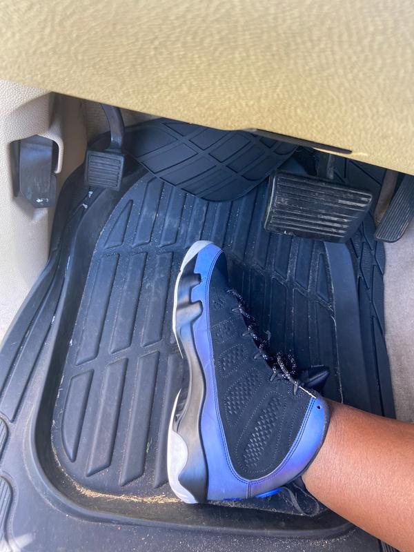 racer blue 9 on feet