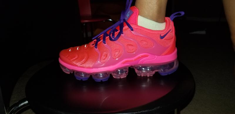 vapormax plus pink and purple