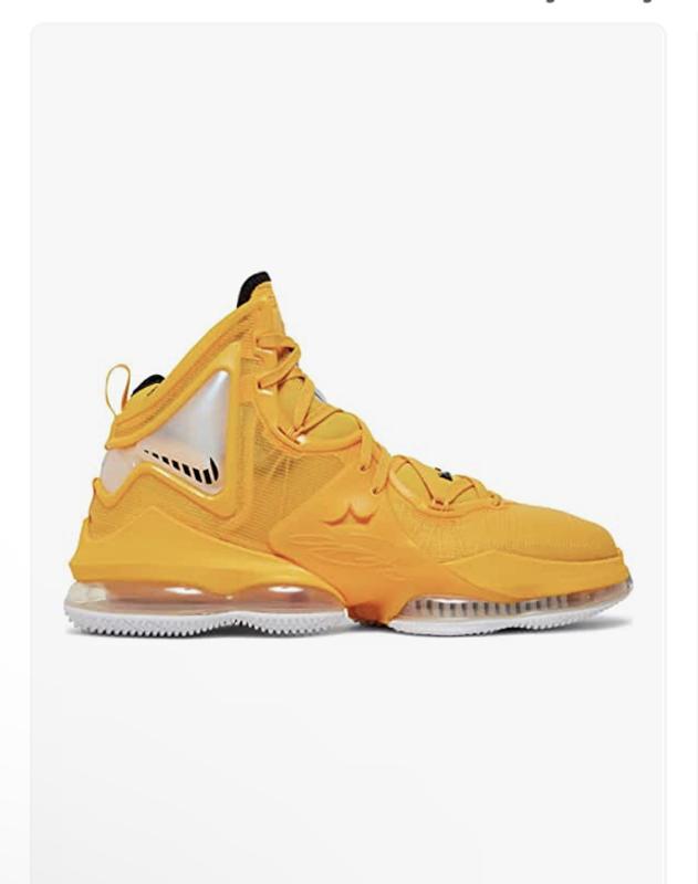 Yellow Shoes. Nike IN