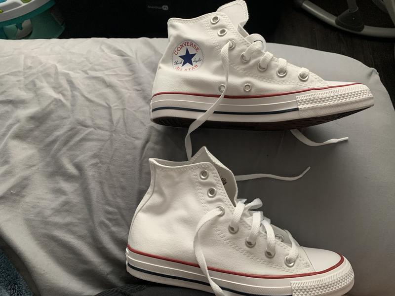 does hibbett sports sell converse