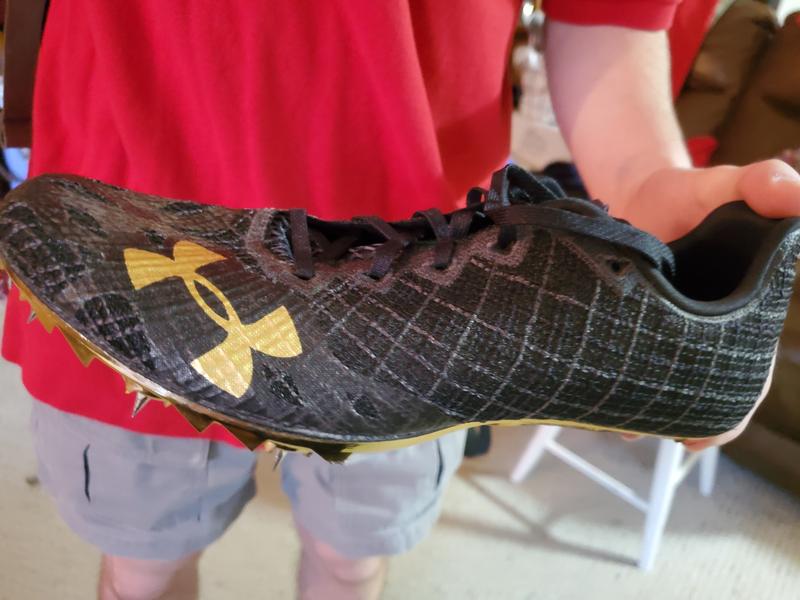 Under armour outlet track spikes gold