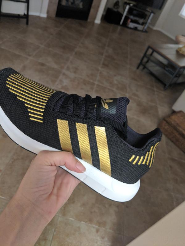 gold adidas swift run