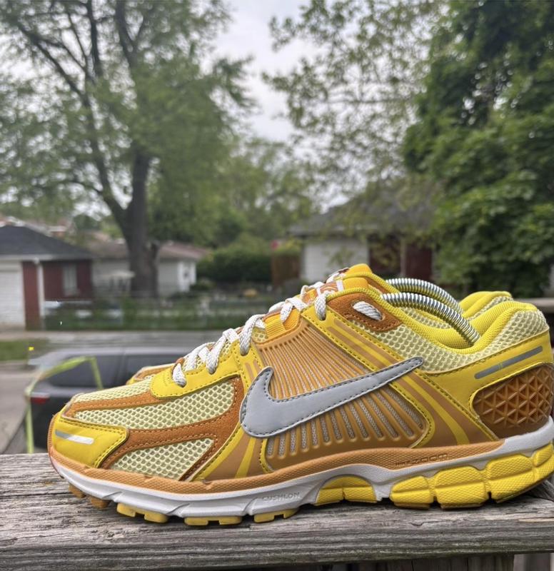 Yellow Strike Metallic Silver Nike Zoom Vomero 5 | Hibbett