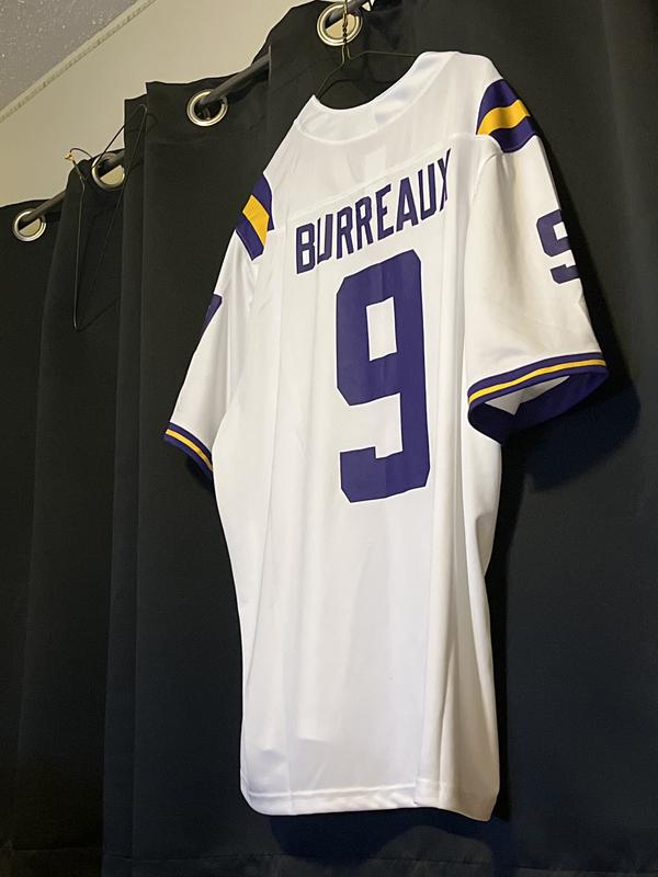 LSU's Joe Burrow sports 'Burreaux' jersey to the delight of fans