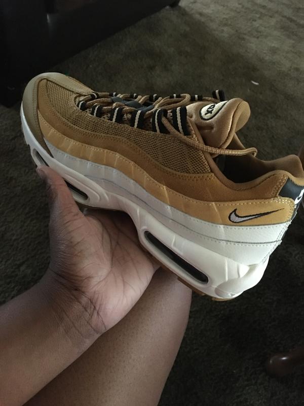 gold nike air max 95
