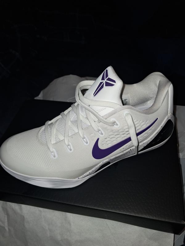 Engineered Mesh React Foam Low-Top Basketball Shoe | Hibbett