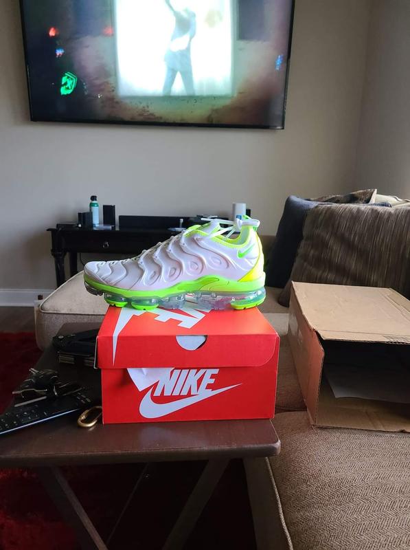 vapormax green white