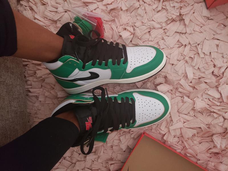 Jordan 1 High Og Lucky Green Women S Shoe Hibbett City Gear