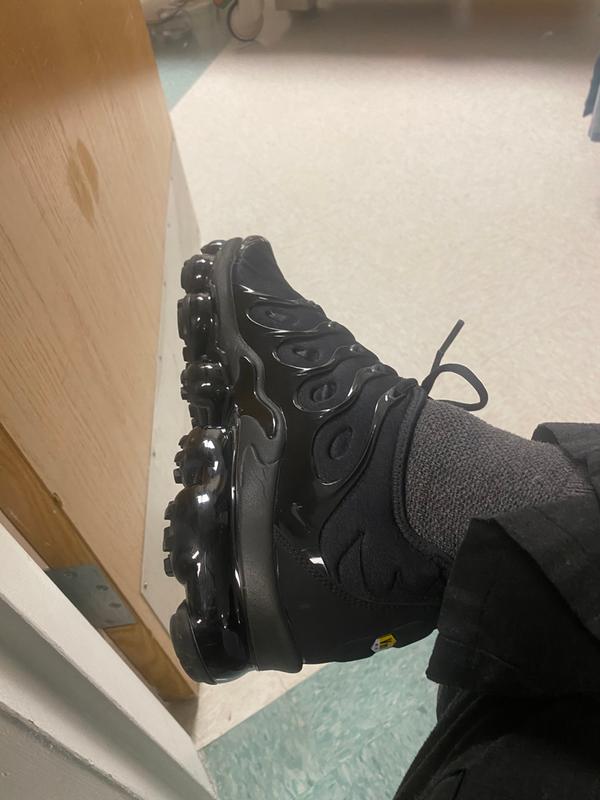 womens black vapormax plus