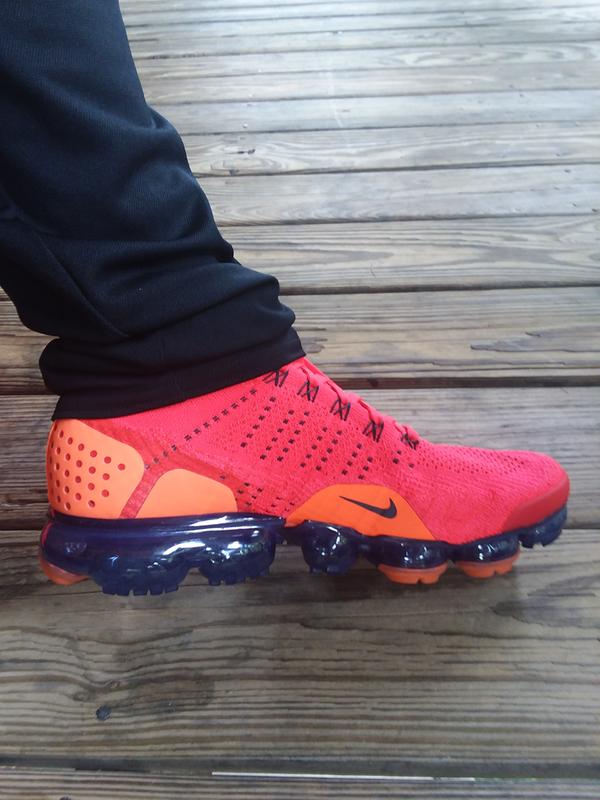 vapormax orbit red