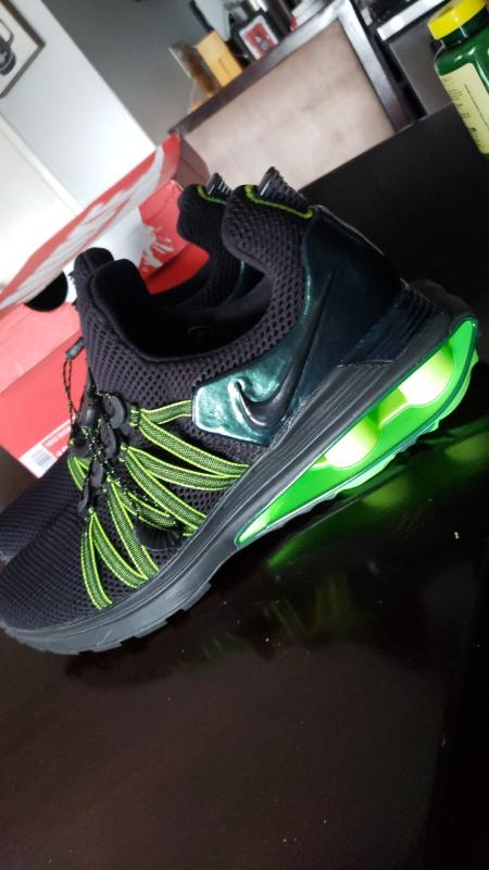 nike shox gravity black green