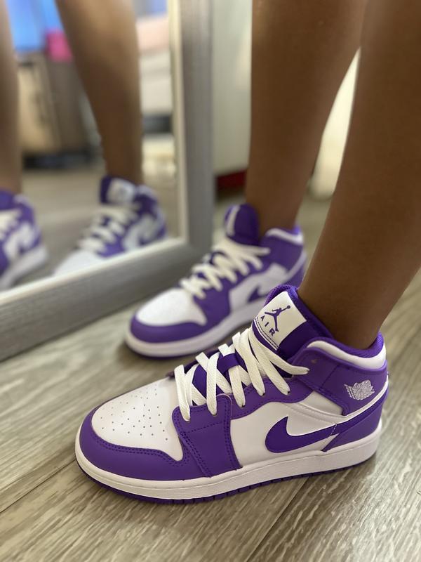 Jordan Air Jordan 1 Retro Mid Purple Venom Grade School Lifestyle