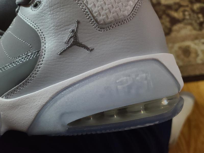 jordan max aura gray