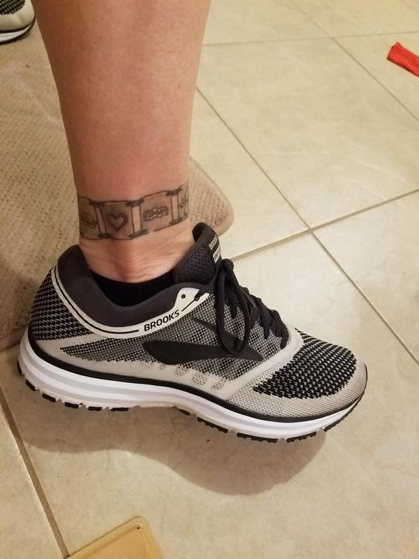 brooks revel 1 womens