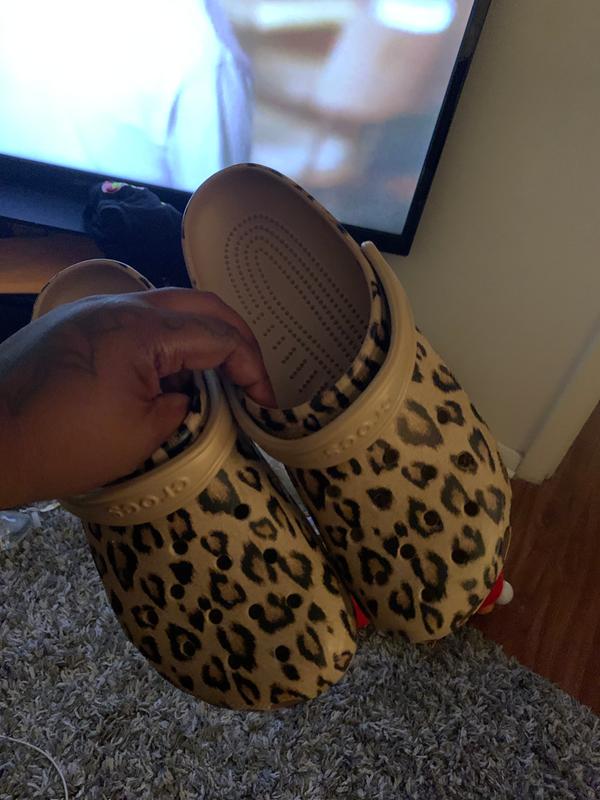 Crocs with fur discount cheetah