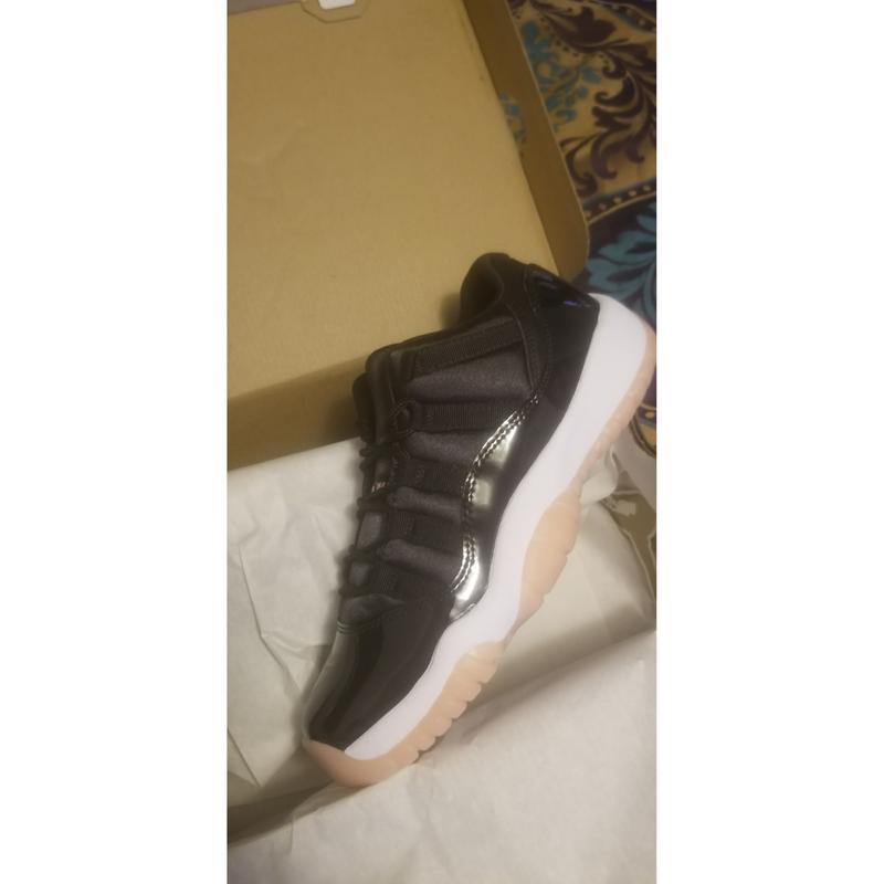 bleached coral 11s grade school