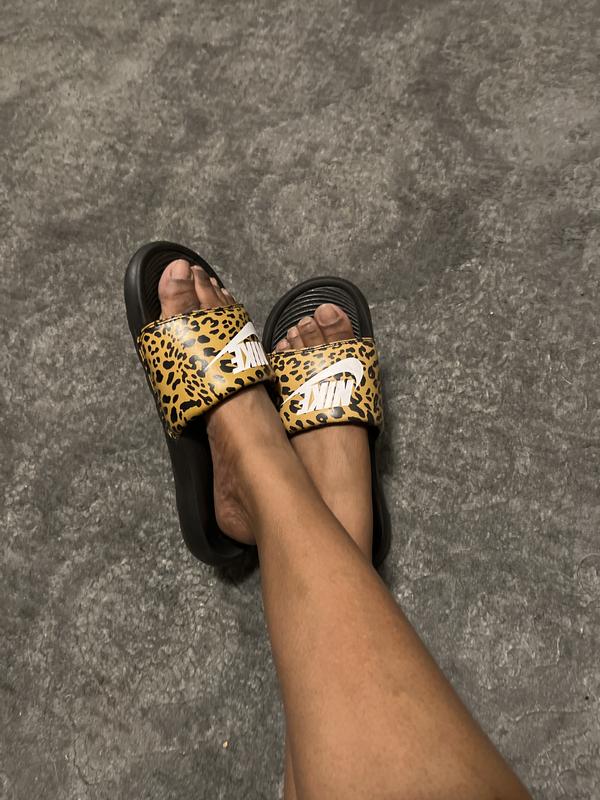 Nike discount slides cheetah