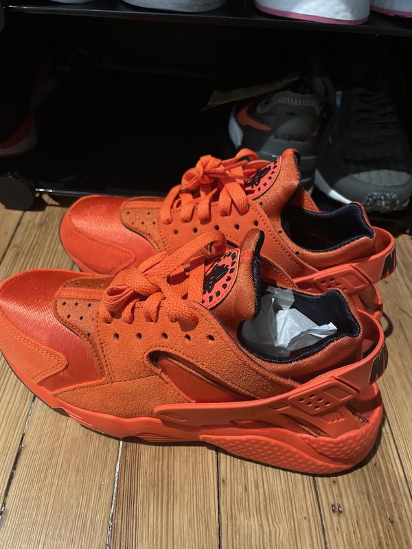 Air huarache best sale womens orange