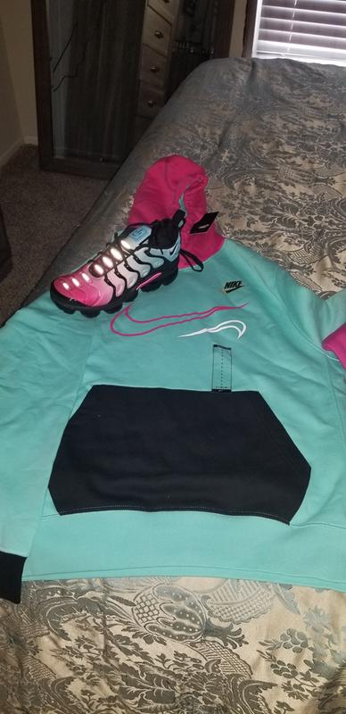 vapormax plus hyper pink