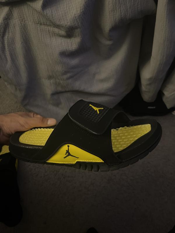 Yellow deals jordan slides