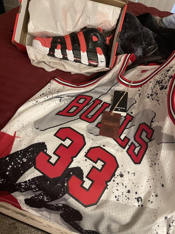 Mitchell & Ness NBA Hyper Hoops Swingman Jersey Bulls 1997 Scottie Pip –  Sneaker Junkies