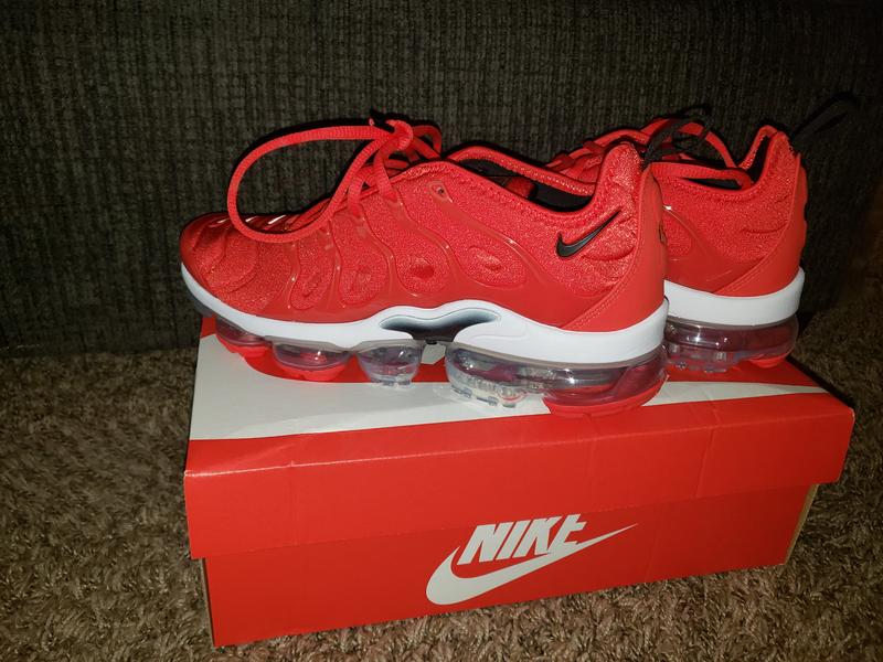 red vapormax plus size 6