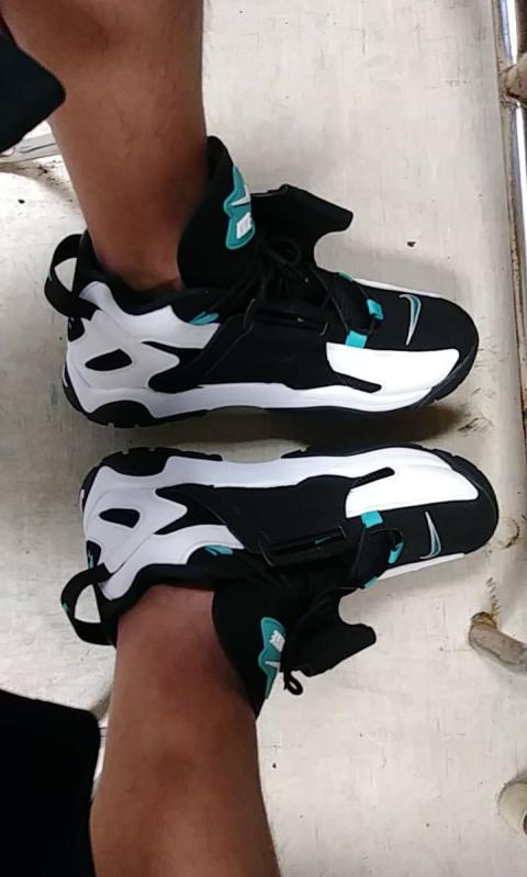 nike air barrage mid on feet