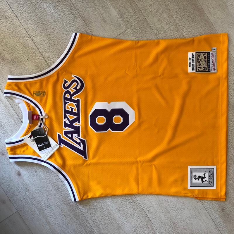 SELLS TO THE HIGHEST BIDDER!*** Kobe Bryant Lakers 8 NBA Back to Back  Champions, Mitchell and Ness Hardwood Classic Jersey, Like New, Size XXL,  Possible No Paperwork Signature On Number ***SELLS WITH